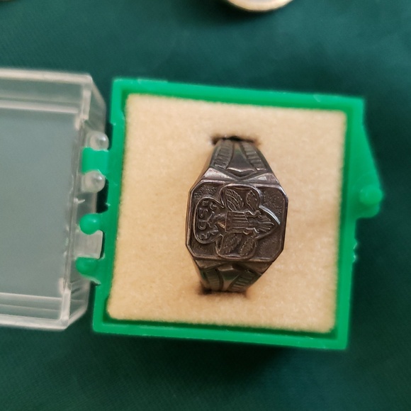 Girl Scout Ring & Pins - Picture 2 of 7